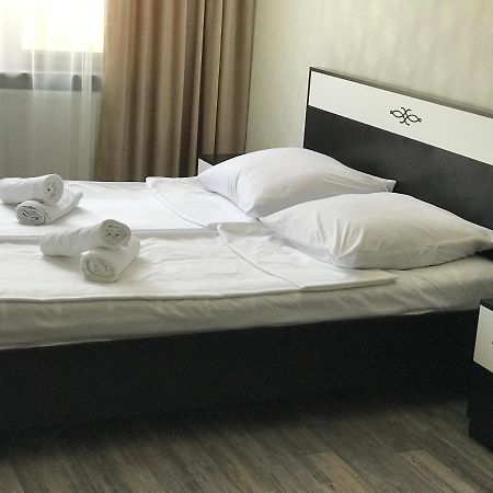 Friendly House Hotel Achaltsiche Buitenkant foto