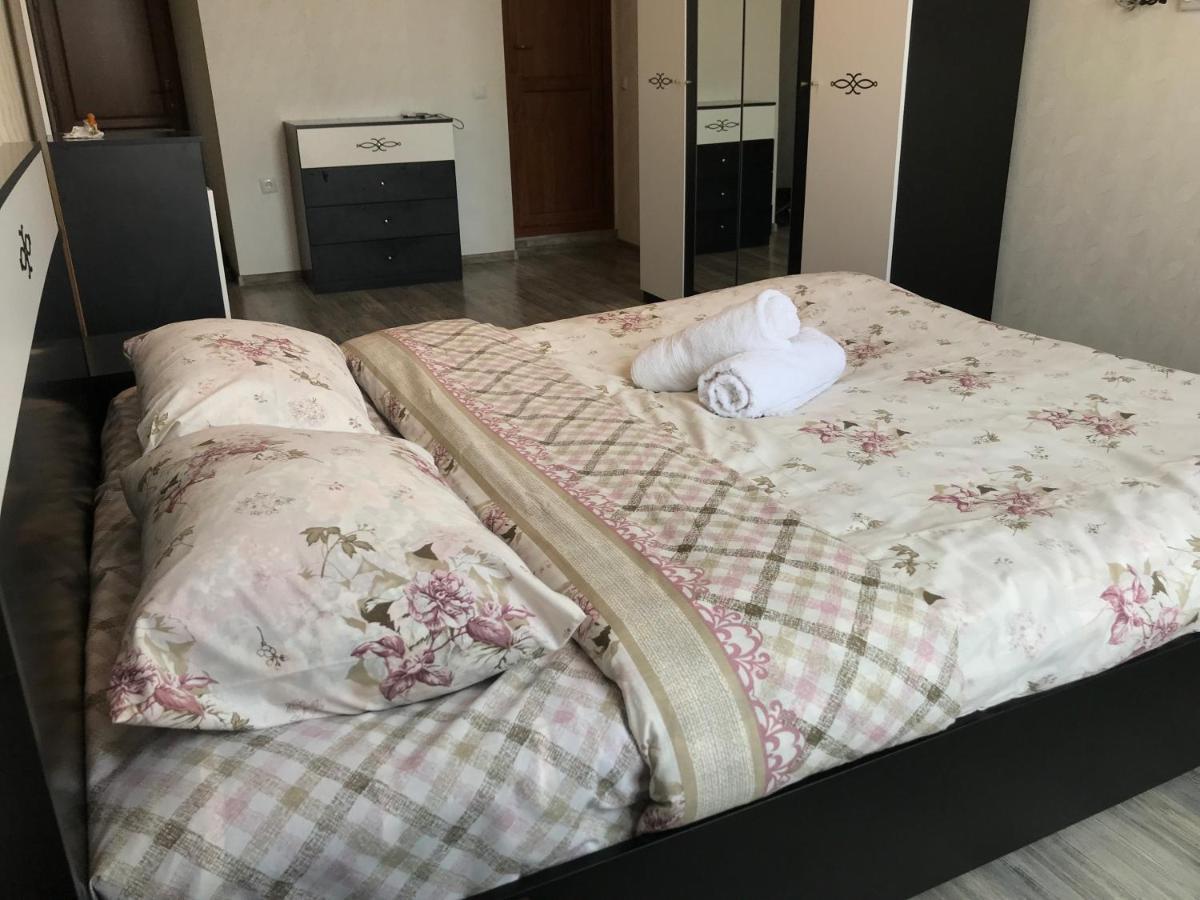 Friendly House Hotel Achaltsiche Buitenkant foto
