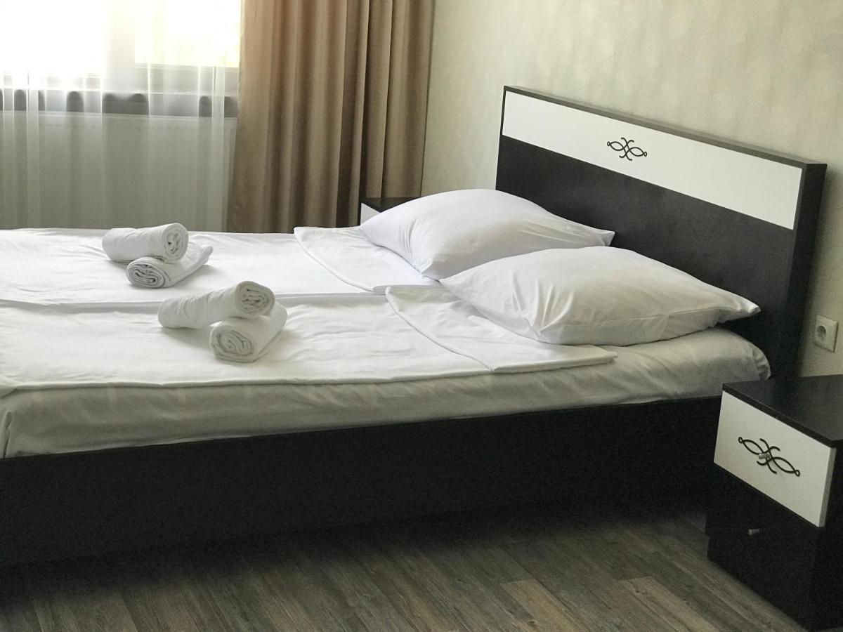 Friendly House Hotel Achaltsiche Buitenkant foto
