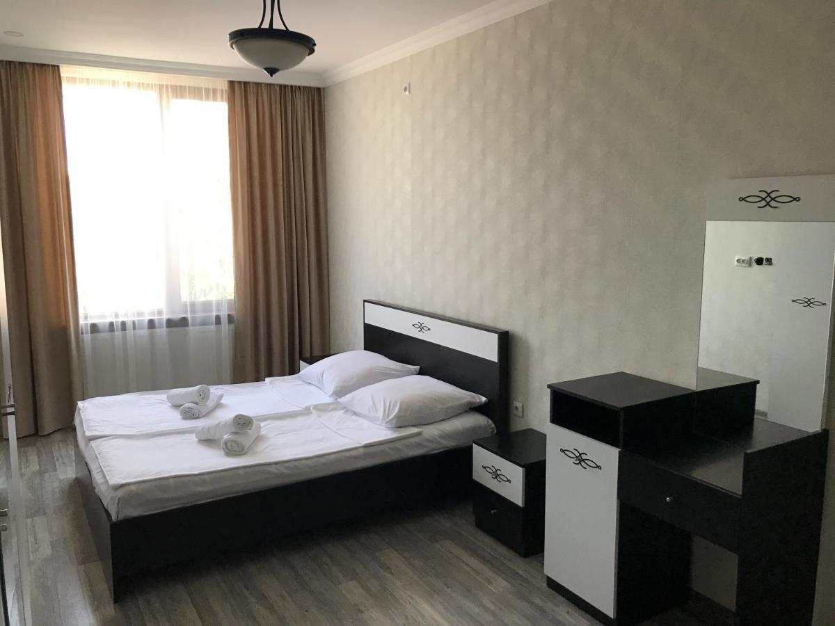 Friendly House Hotel Achaltsiche Buitenkant foto